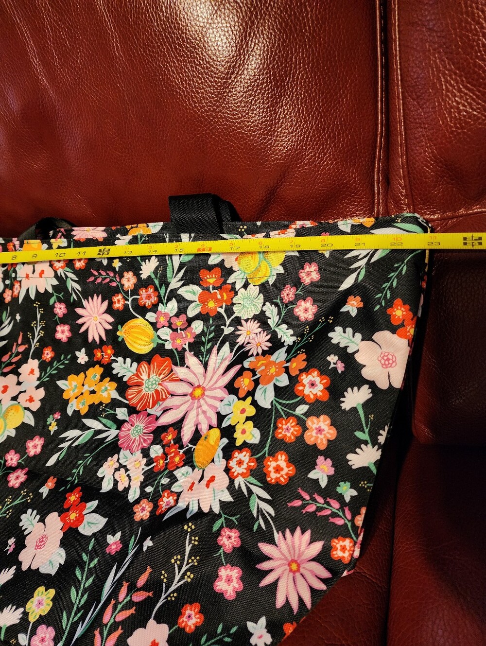 Vera Bradley Lighten Up Large Family Tote NWT - Picture 6 of 11